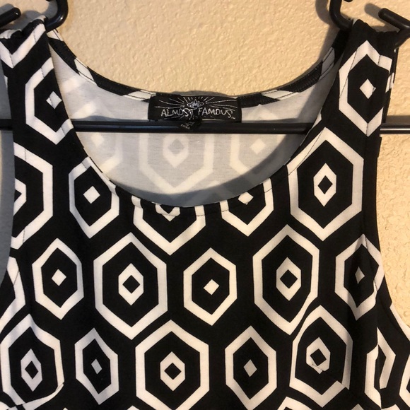 Black and white fit and flare dress - Picture 2 of 5